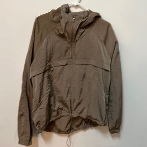 Lululemon Seek Vistas 1/2 zip pullover.